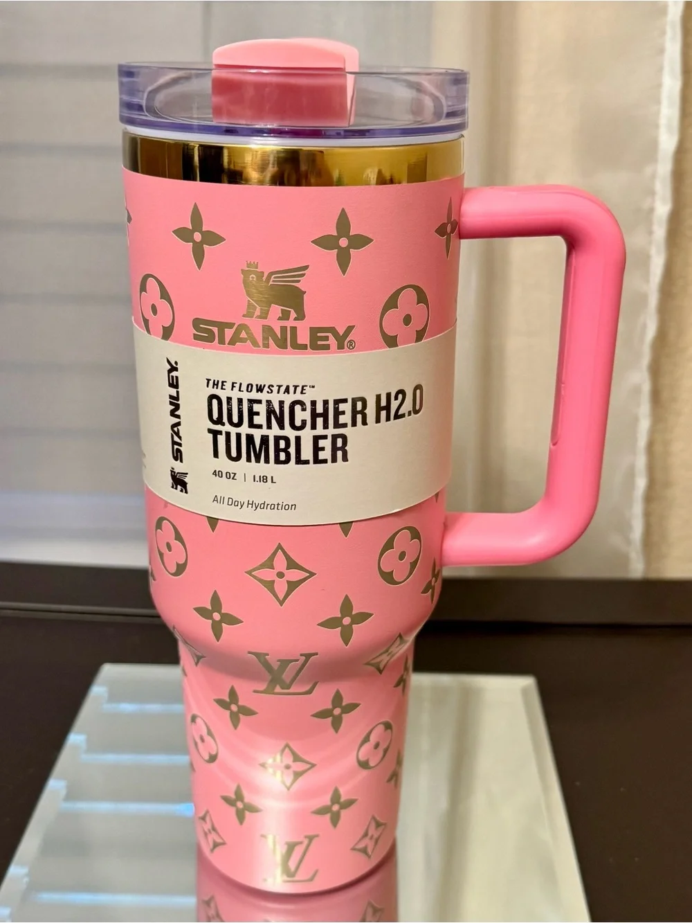 New Stanley Pink and Gold Quencher H2.0 Tumbler with Handle - Picture 9 of 9